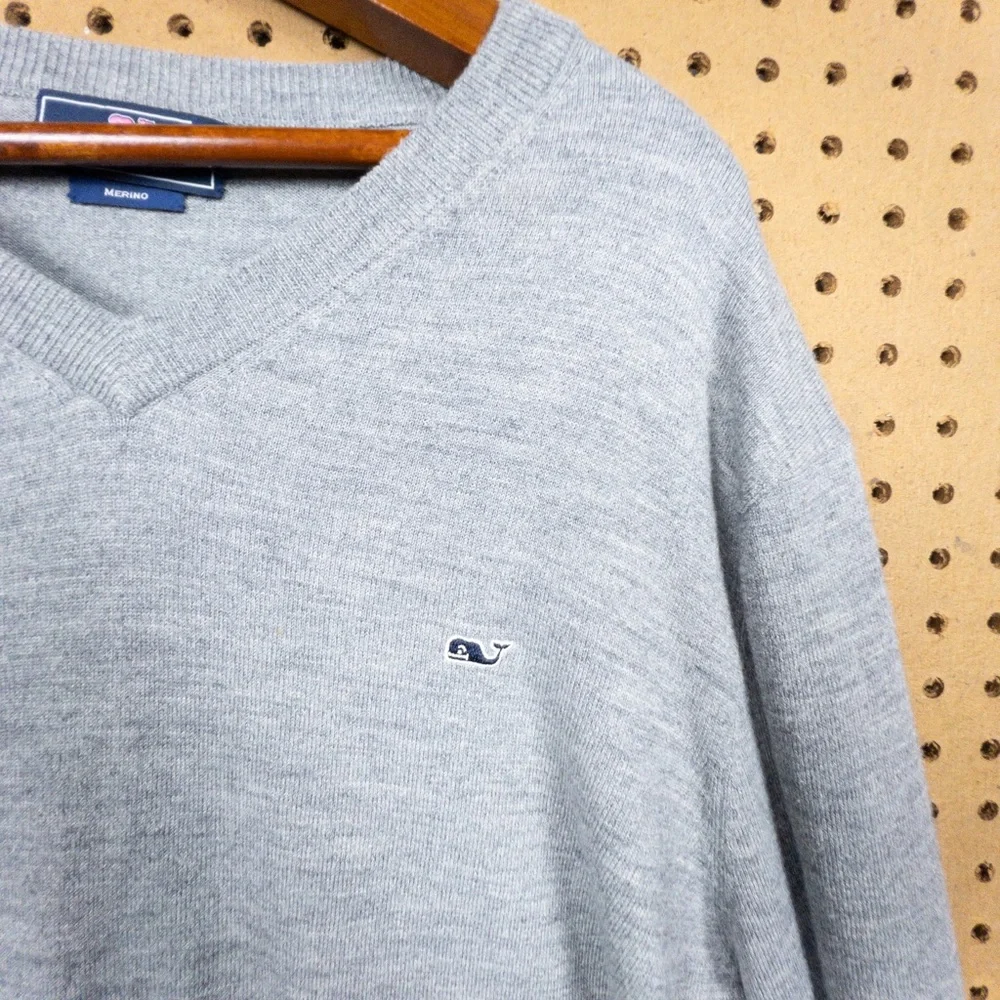 Vineyard Vines‎ Performance Light Gray Merino V-Neck Sweater Whale Logo Large